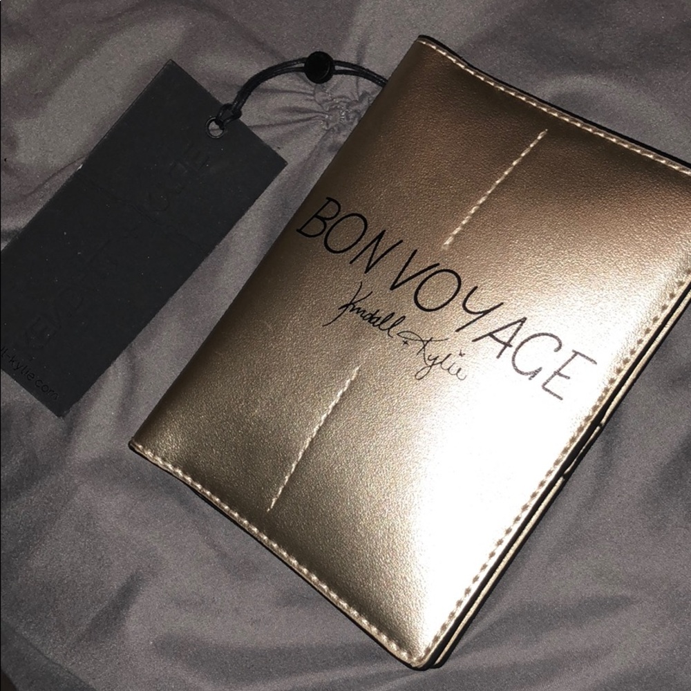 Kendal&KYLIE passport holder